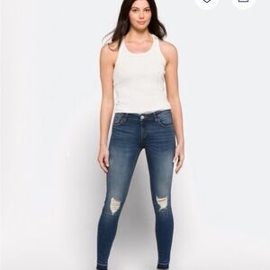 Prosperity: Lena Super Skinny Distressed Released Hem Jean: Sz. 32